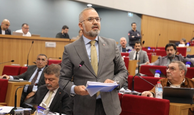 AK Partili Yıldız'dan İzBB'ye 'işçi' çıkışı: İlk günden bu sistemi kurmanız lazımdı!