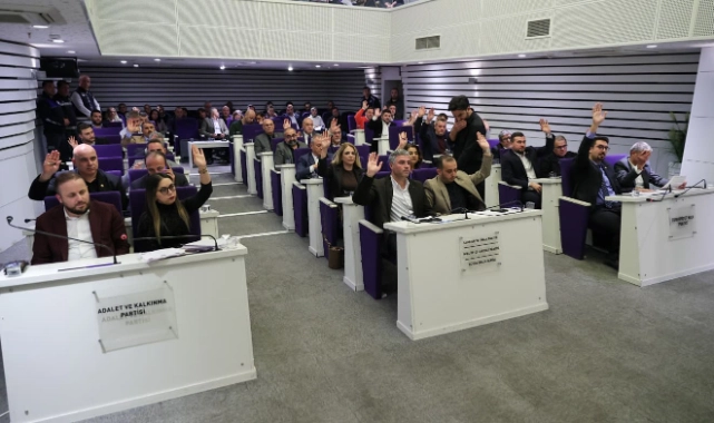 Buca Meclisi AK Parti Grubu'nda 'çatlak' tartışması: Komisyonda ‘evet’, mecliste ‘ret’