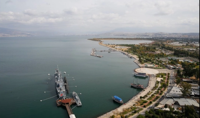 İZDENİZ'den 'körfez temizliği' için ihale!