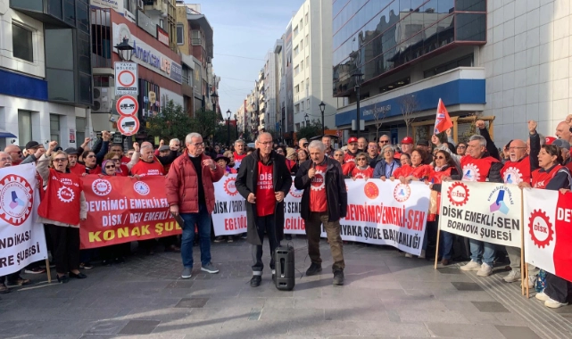 İzmirli emekliler sokağa döküldü: Emekli maaşı, asgari ücrete eşitlensin!