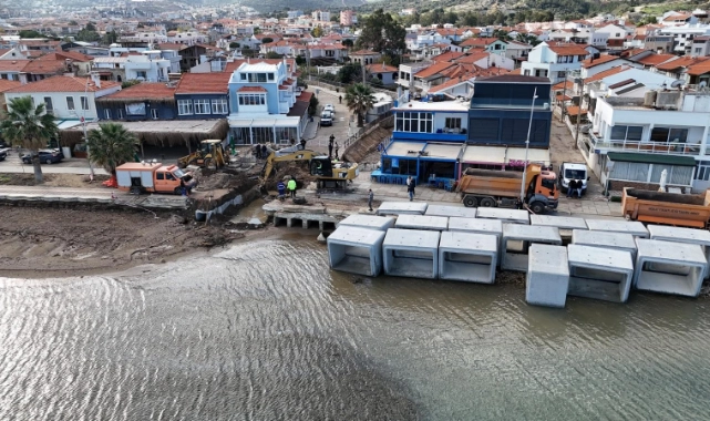 Yeni Foça’da taşkın kabusu sona erdi!