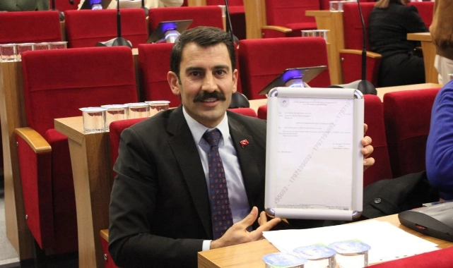 Başkan Tugay, '5 aydır yanıt gelmedi' demişti: AK Partili Kişili'den 'çerçeveli' yazı!