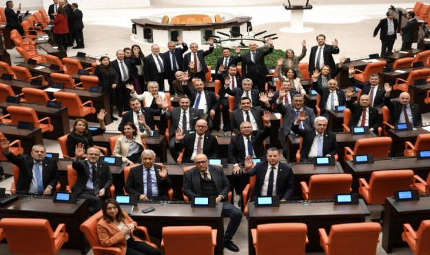 CHP'den AYM'ye 'emekli maaşı' başvurusu!