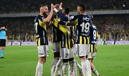 Fenerbahçe adını ilk 24'e yazdırdı!
