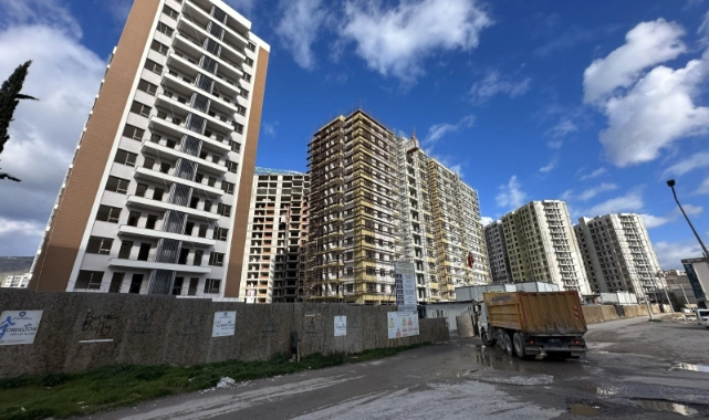 İzmir’de güvenli kent hedefiyle dönüşüm süreci sürüyor