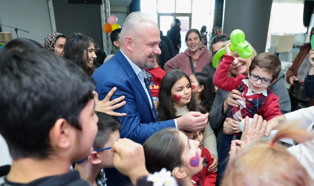 Menemen'de özel çocukların karne sevinci yürekleri ısıttı