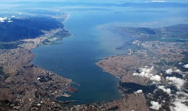 Başkan Tugay açıkladı: Buca Metrosu’na körfez geçişi izni çıkmadı!