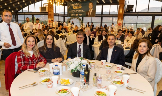 Başkan Tugay, İzmir'deki Balıkesirlilerle iftarda buluştu 