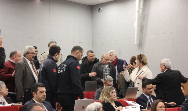 İzBB Meclisi'nde 'Basmane Çukuru' gerginliği!