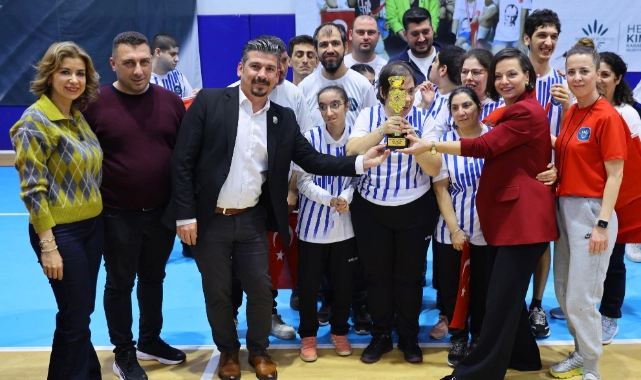 Karabağlar'da Sömestr Spor Şenliği Bayram Havasında Geçti