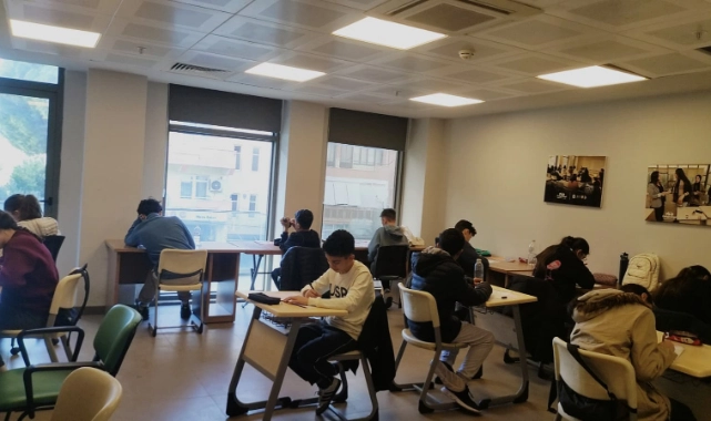 Selçuk'ta sınav yolundaki öğrencilere destek