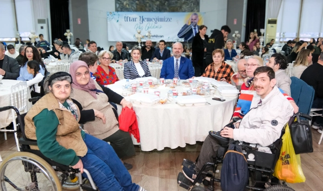 Başkan Pehlivan, Menemenlilerle gönül sofralarında buluştu