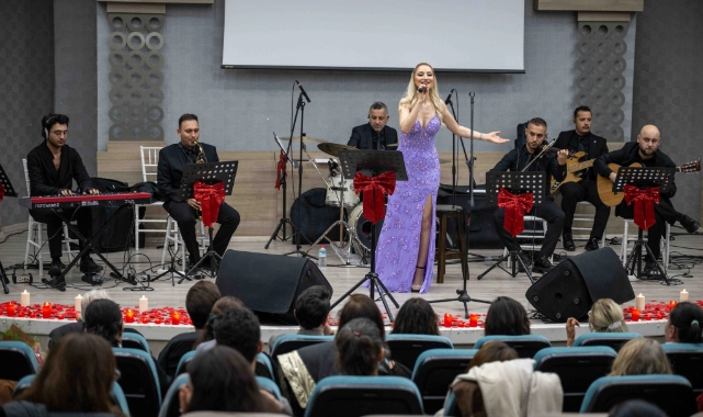 Bornova’da Aşk Şarkıları Gecesi