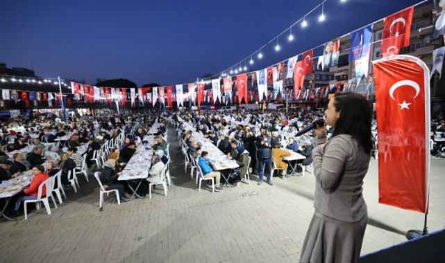 Efes Selçuk'ta iftar sofrası dayanışma ile kuruldu