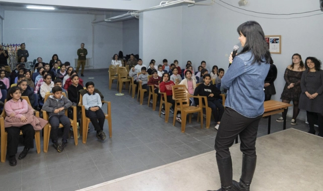 İzmir’de çocuklar iklim için ayakta