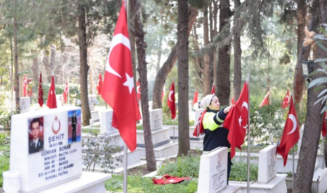 Konak’tan şehitlere vefa: Bayram öncesi temizlik ve bakım seferberliği