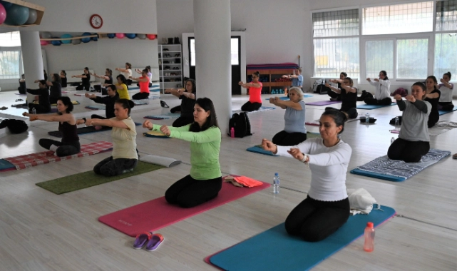 Bornova’da kadınlar yogayla güçleniyor