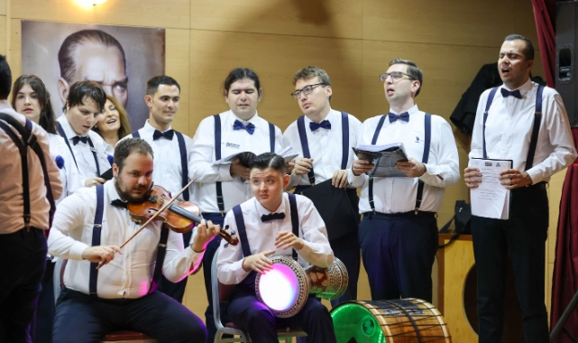 Buca'da notalar farkındalık için yükseldi