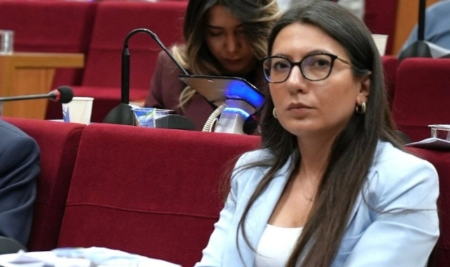 İzmir’de meclis tartışması sürüyor: CHP’li Özkan’dan AK Partili Yıldız’a sert yanıt