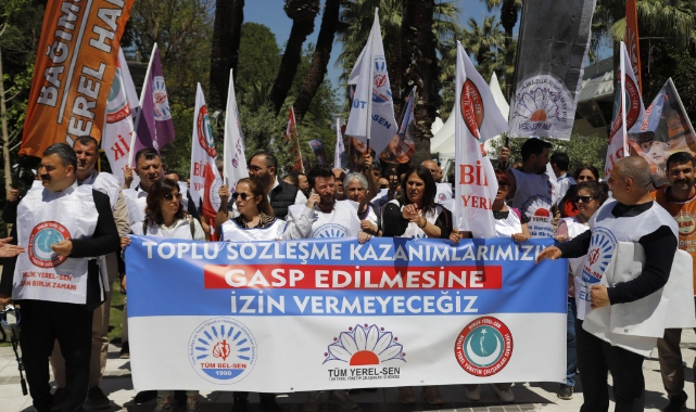 Memurlardan CHP İl Başkanlığı önünde çağrı: Halk gasp edilerek iktidara yürünmez!