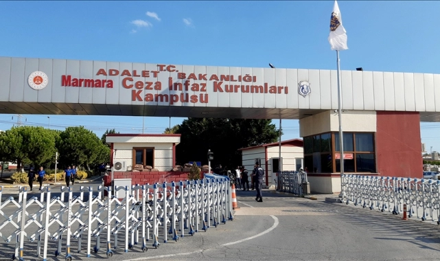 Özgür Özel'den İmamoğlu ve Adıgüzel'e ziyaret