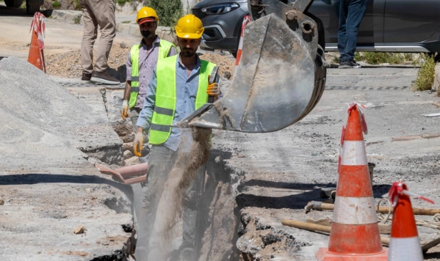 Bayraklı'da 35 kilometrelik içme suyu hattı yenileniyor