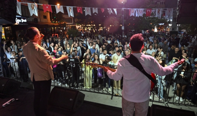 Bornova’da dopdolu 19 Mayıs