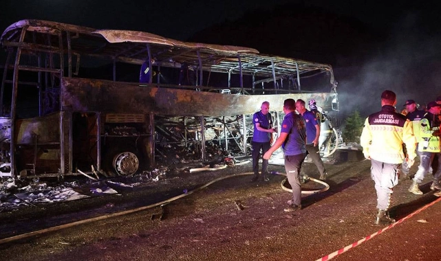 İzmir-Antalya seferini yapan yolcu otobüsü alev aldı: 8 ölü, 33 yaralı!