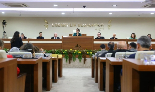 Karabağlar Meclisi'nde CHP'li iki isimden istifa!