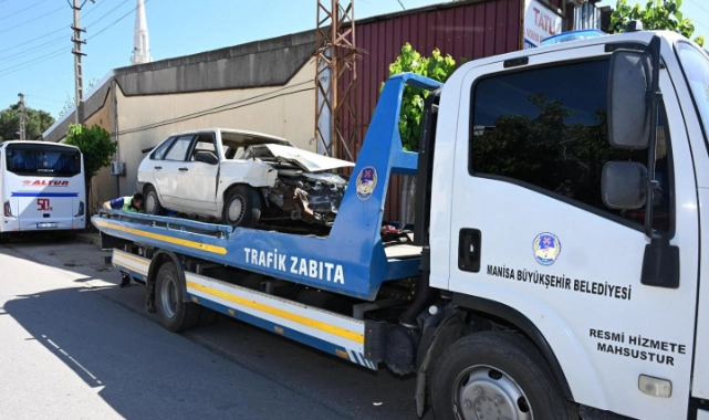 Manisa’da Sokaklar Atıl ve Hurda Araçlardan Temizleniyor