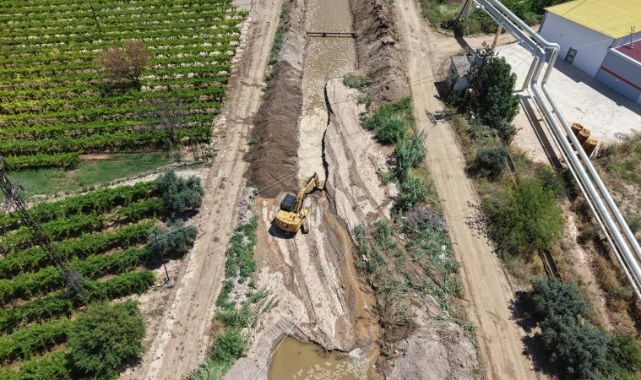 Alaşehir’de Zeytinçayı Deresi Temizlendi, Taşkın Riskine Önlem Alındı