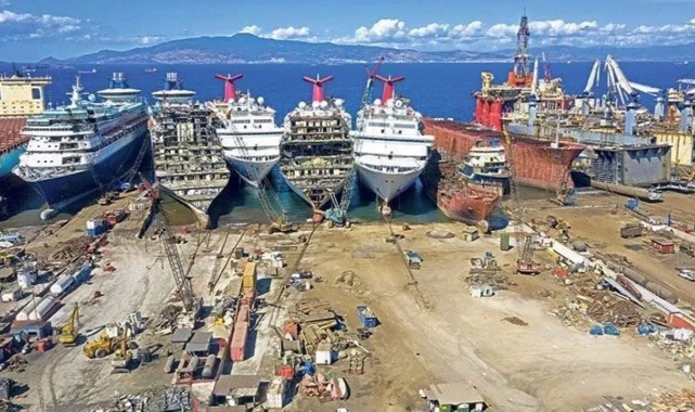 Aliağa'da tartışmalı proje geri döndü: Gemi söküm alanı genişletilecek!
