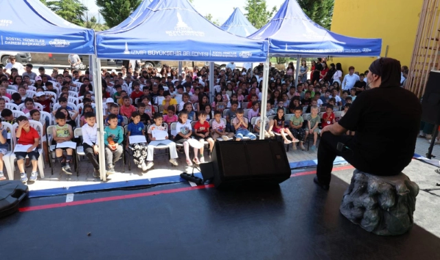 Başkan Tugay’dan Kiraz ve Aliağalı çocuklara karne hediyesi