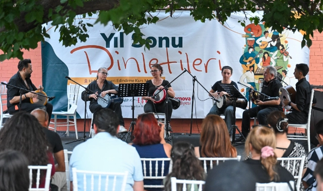 Bornova'da müzik rüzgarı: Sahne sırası kursiyerlerindi