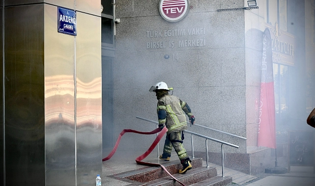 İş merkezinde nefes kesen yangın tatbikatı