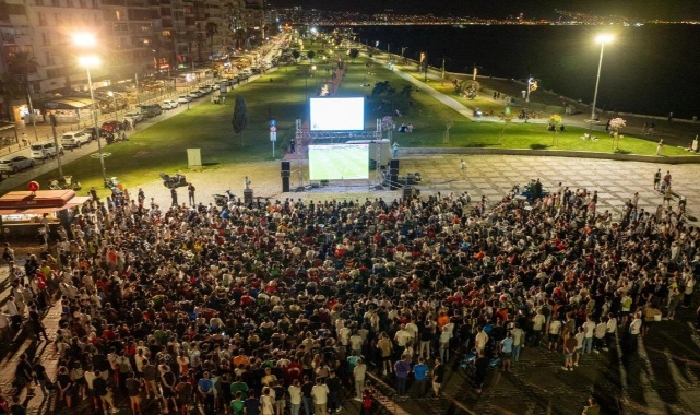 İzmir'de dünya kupası heyecanı dev ekranlarda yaşanacak