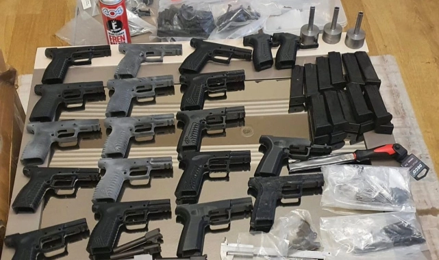 İzmir'de 'yasa dışı silah üretimine' darbe: 38 kişi yakalandı!
