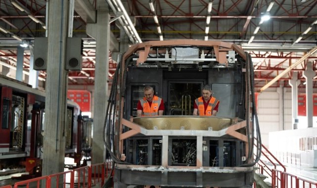 İzmir Metro araçlarını kendi gücüyle yeniliyor