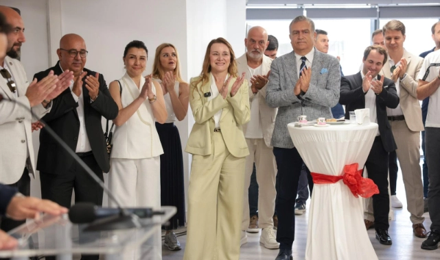 Konak’ta iki Cumhuriyet Kütüphanesi daha hizmete açıldı