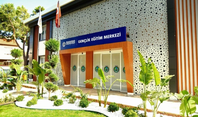 Menemen, eğitim yatırımlarıyla örnek gösteriliyor
