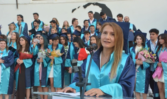 48 yaşındaki mezun, birinciliğini katledilen kadınlara ithaf etti!
