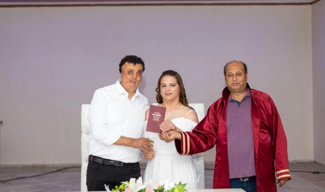 Aşka işaret diliyle 'evet' dediler