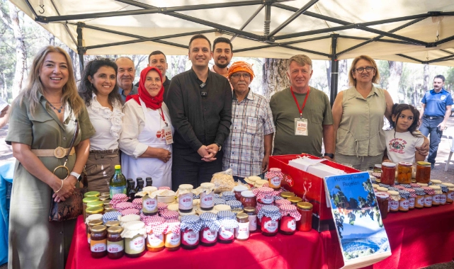 Bornova’da Reçel Festivali öncesi hijyen eğitimi ve üretim desteği