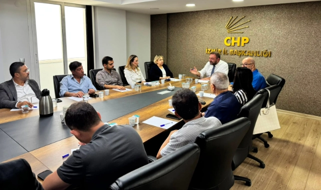 CHP İzmir'de yeni yönetimden ilk toplantı
