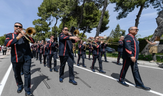 İzmir'in tarihine 83 yıldır “müzikle” tanıklık ediyorlar