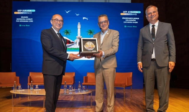 İzmir, sürdürülebilir ulaşımın yol haritasını dünyayla paylaşıyor