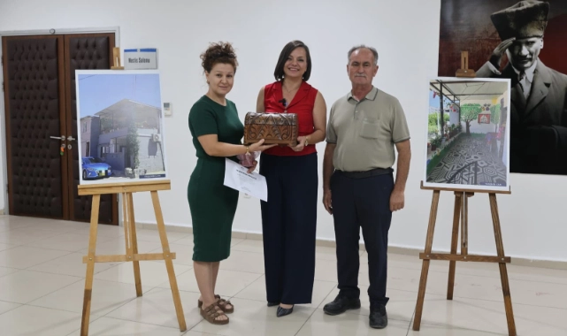 Karabağlar'ı Güzelleştiren Balkonlar Ödüllendirildi