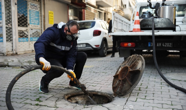 Karşıyaka Belediyesi’nden haşerelerle kararlı mücadele
