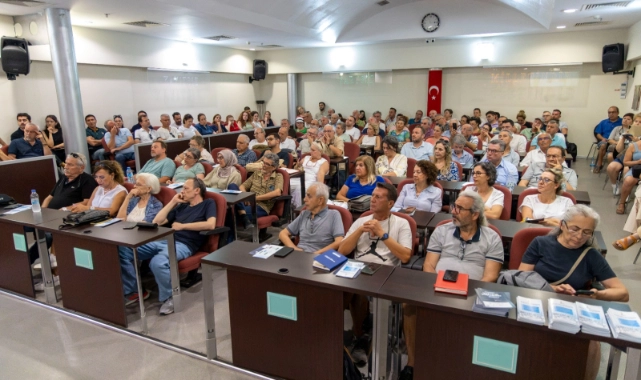 Karşıyaka’da kentsel dönüşüm zirvesi: Uzmanlar vatandaşlarla buluştu