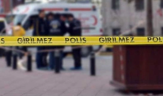 Komşu kavgası faciayla bitti: Anne öldü, kızı ağır yaralandı!